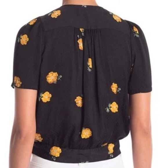 ♻️DONATED ♻️ MADEWELL  Short Sleeve Black Top V-Neck Size XS Floral Print F22 - Picture 2 of 8